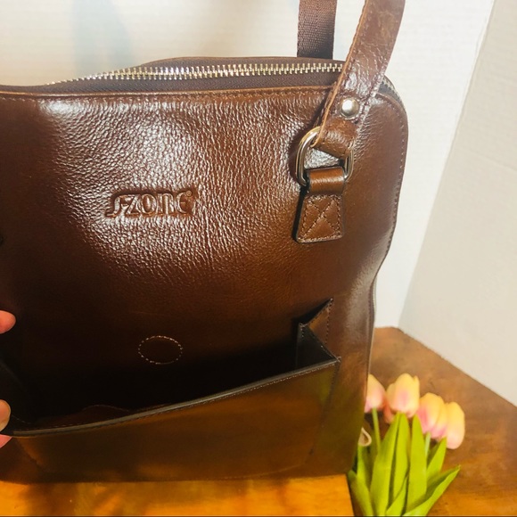 Leather Backpack in brown - Picture 6 of 10